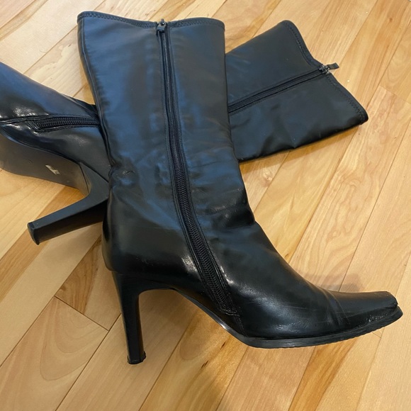 Black heels - Picture 2 of 5